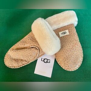 UGG Brown and Cream Textured Mittens